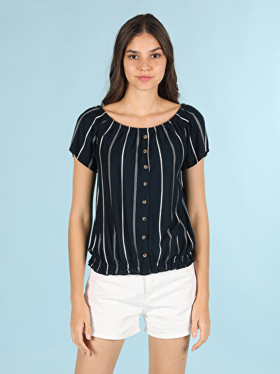 اعرض التفاصيل لـ أزرق بحري للنساء تي شيرت بأكمام قصيرة