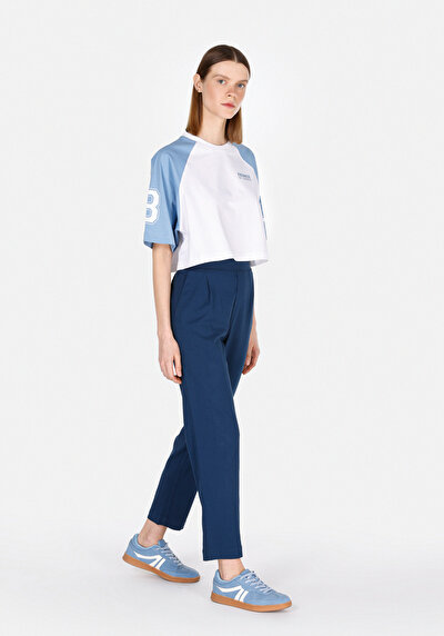 صورة من أزرق للنساء بناطيل