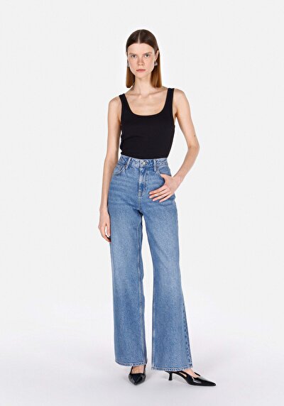 صورة من أزرق بحري للنساء بناطيل