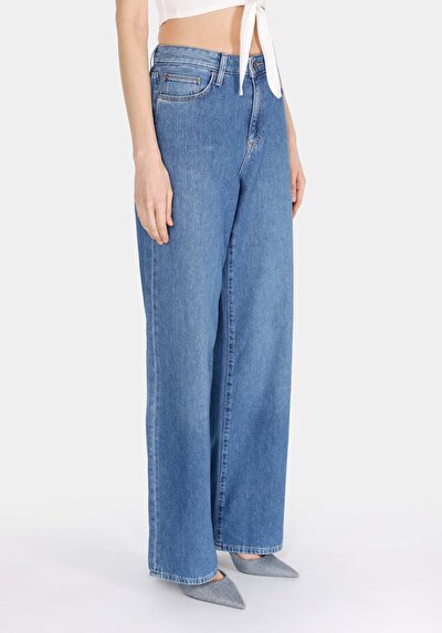 صورة من جينز نيلي نسائي