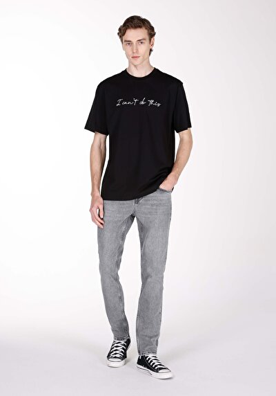 صورة من أسود للرجال بناطيل