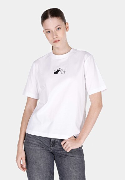 صورة من   رقبة مستديرة مطبوعة نسائية أبيض قصيرة أكمام تي شيرت