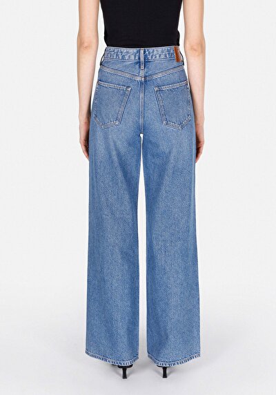 صورة من أزرق بحري للنساء بناطيل