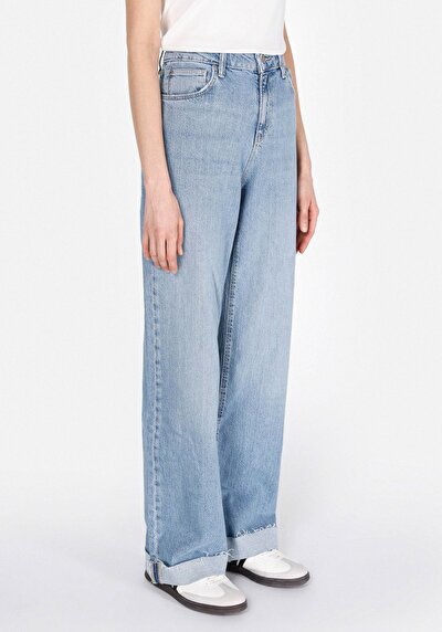 صورة من خصر عالي ساق واسعة نسائي نيلي جينز