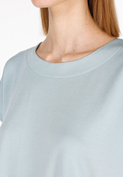 صورة من رقبة مستديرة مستقيم نسائي أخضر كم قصير تي شيرت