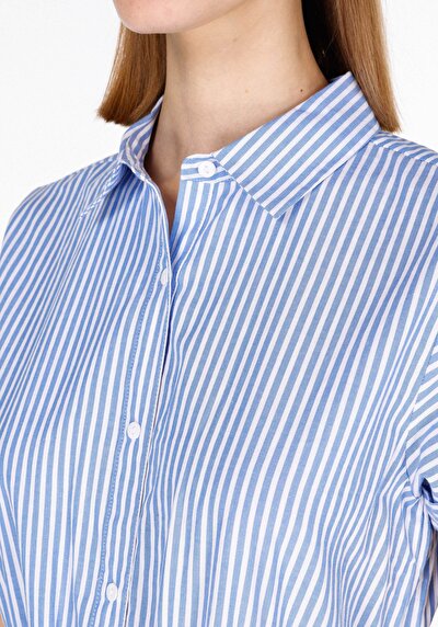 صورة من عادي فستان أزرق نسائي