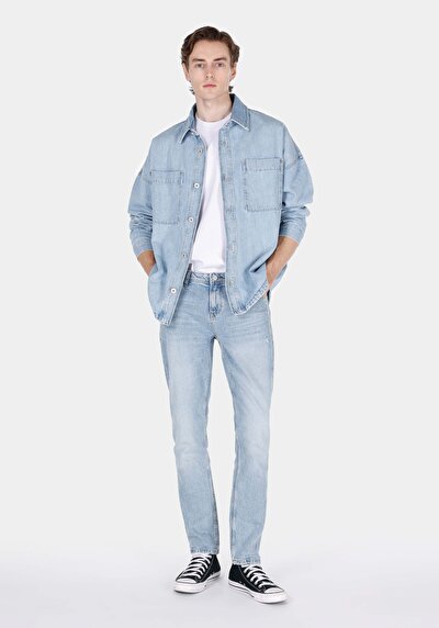 صورة من أزرق للرجال بناطيل