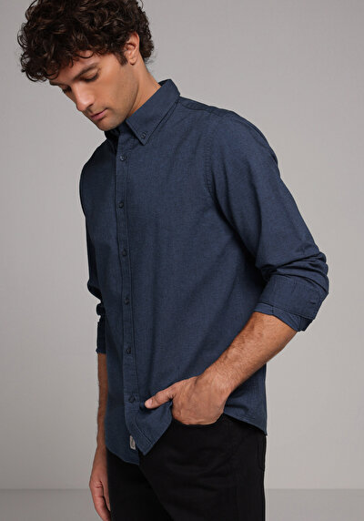 صورة من قميص عادي رقبة مستقيم رجالي أزرق كحلي كم طويل قميص