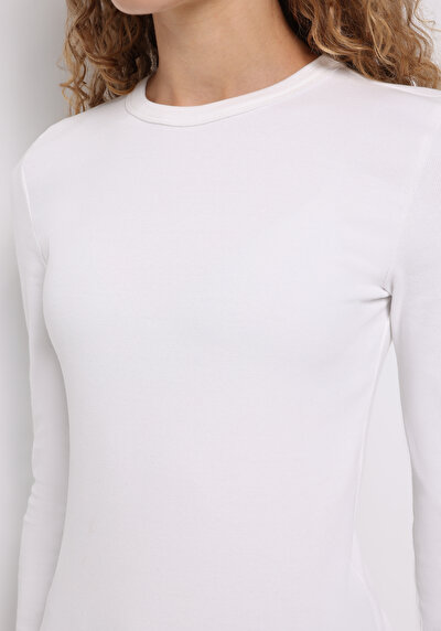 صورة من أبيض للنساء تي شيرت كم طويل