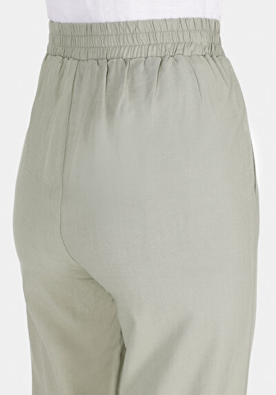 اعرض التفاصيل لـ أخضر للنساء بناطيل