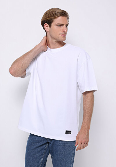 صورة من كبير الحجم  رقبة مستديرة مستقيم تي شيرت أبيض بأكمام قصيرة للرجال