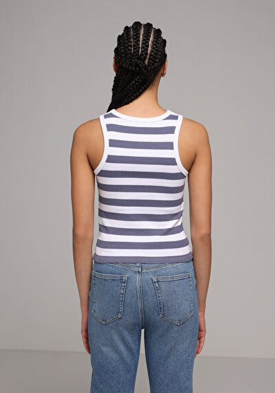 صورة من سليم فيت بلوزة دبابة نسائية زرقاء