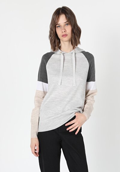 صورة من متعدد الألوان للنساء