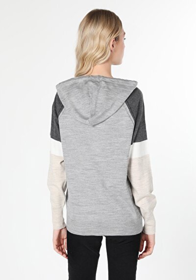 صورة من متعدد الألوان للنساء