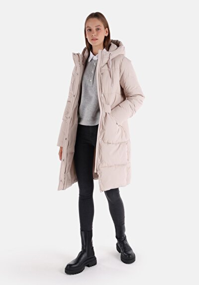 صورة من بيج للنساء ملابس خارجية