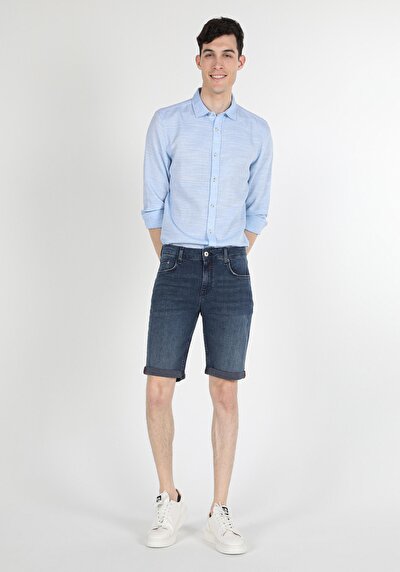 صورة من دينيم للرجال شورت