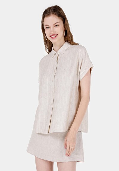 صورة من قميص عادي رقبة قميص نسائي Ecru كم قصير