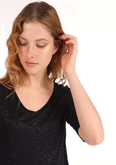 اعرض التفاصيل لـ ضيق قصة على شكل V رقبة نسائية أسود كم قصير تي شيرت