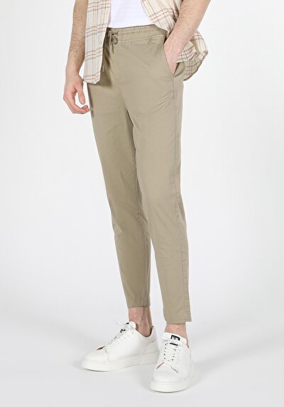 صورة من أخضر للرجال بناطيل