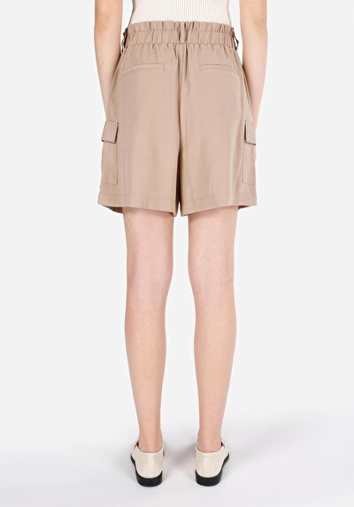 اعرض التفاصيل لـ عادي بقصة مرتفعة الخصر شورت نسائي بيج