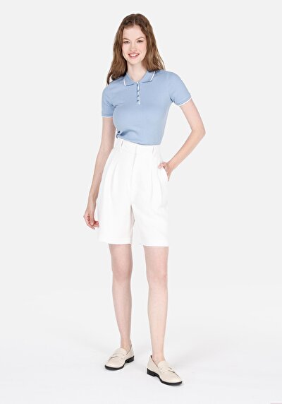 صورة من عادي مناسب خصر عالي مستقيم شورت نسائي أبيض