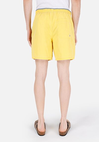 صورة من شورت سباحة ساري رجالي سليم