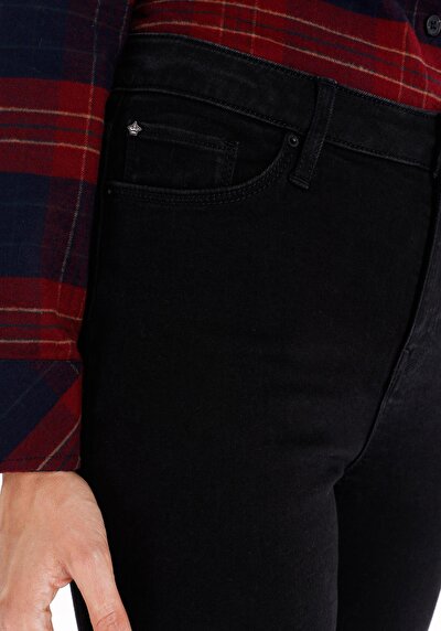 اعرض التفاصيل لـ نحيف  خصر متوسط ساق مستقيمة نسائي جينز أسود