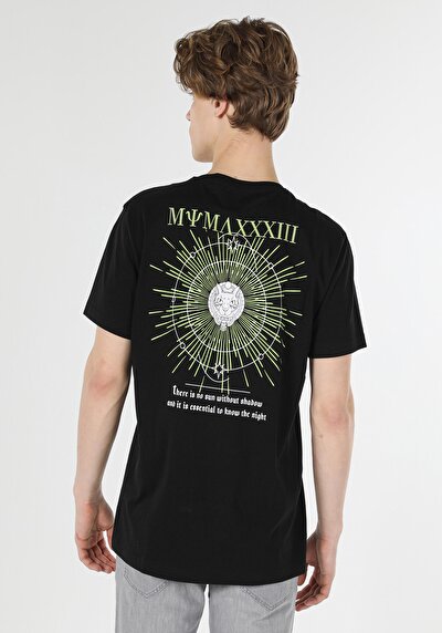 اعرض التفاصيل لـ أسود للرجال تي شيرت بأكمام قصيرة