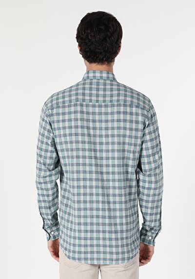 صورة من أزرق للرجال قميص كم طويل