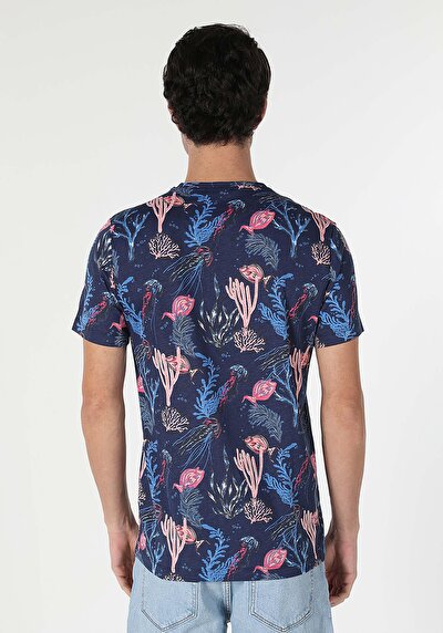 صورة من رقبة مستديرة مطبوعة رجالي أزرق كحلي كم قصير تي شيرت