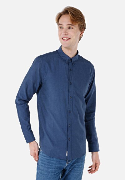 صورة من قميص نحيف رقبة مستقيم رجالي أزرق كحلي كم طويل قميص