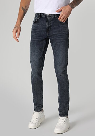 صورة من نحيف خصر منخفض ضيق الساق جينز رجالي