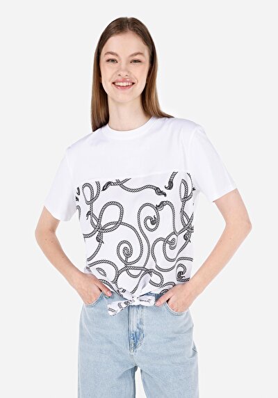 صورة من   رقبة مستديرة مطبوعة نسائية أبيض قصيرة أكمام تي شيرت