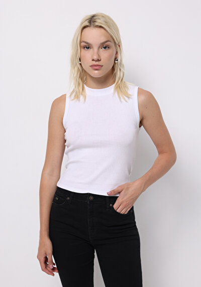 صورة من أبيض للنساء