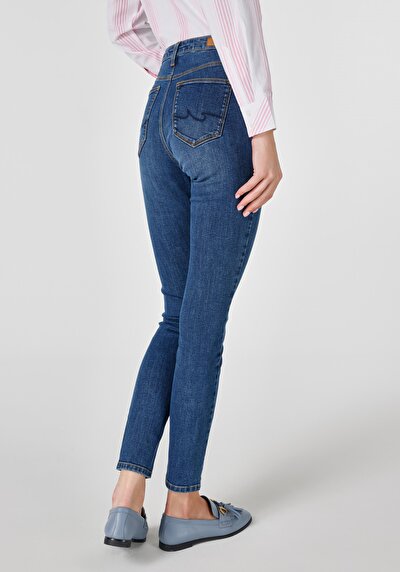 اعرض التفاصيل لـ سوبر سليم   الخصر سوبر سليم الساق نسائي نيلي جينز