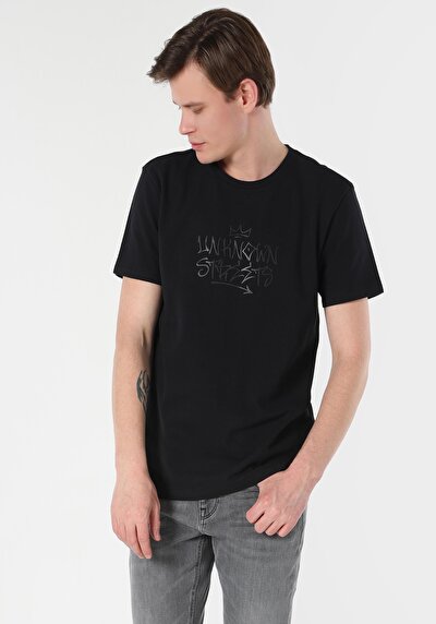 صورة من أسود للرجال تي شيرت بأكمام قصيرة