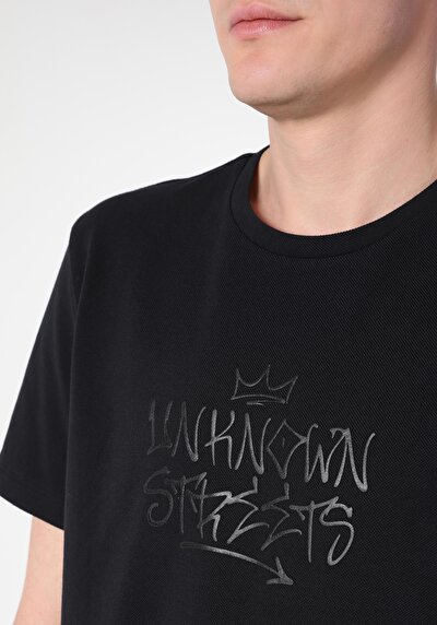 اعرض التفاصيل لـ أسود للرجال تي شيرت بأكمام قصيرة