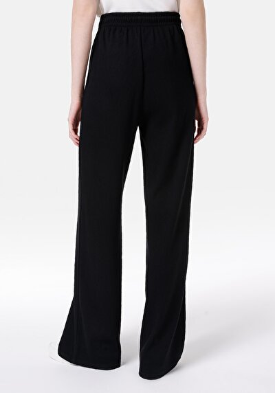 اعرض التفاصيل لـ أسود للنساء بنطال رياضي