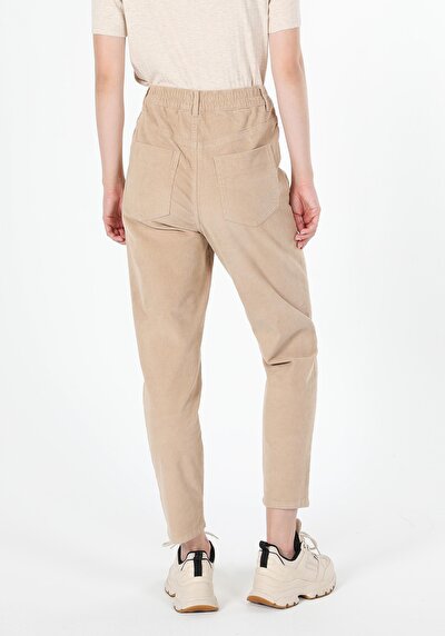 صورة من بيج للنساء بناطيل