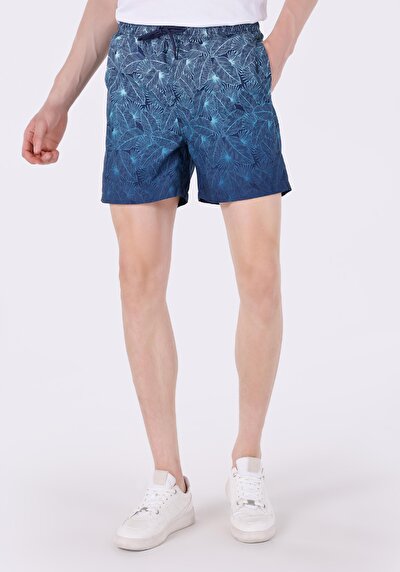 صورة من شورت سباحة بطبعة رجالية باللون الأزرق الداكن