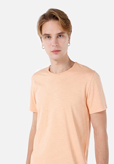 صورة من رقبة مستديرة مستقيم رجالي برتقالي كم قصير تي شيرت