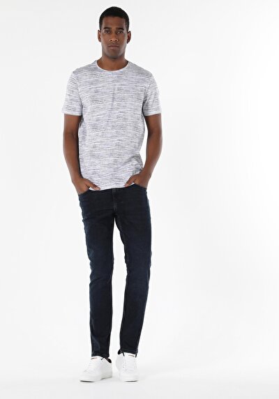 صورة من أزرق بحري للرجال تي شيرت بأكمام قصيرة