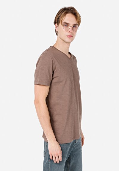صورة من   على شكل V رقبة مستقيم رجالي بني كم قصير تي شيرت