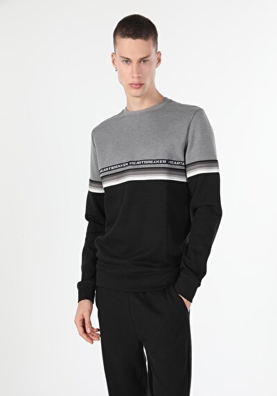 صورة من أسود للرجال بلوز