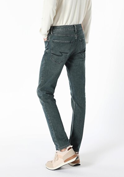 صورة من أخضر للرجال بناطيل