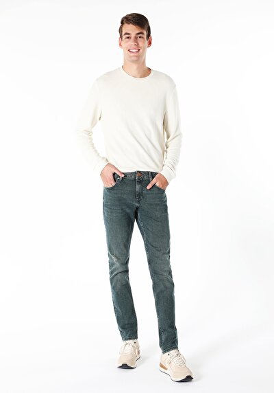 صورة من أخضر للرجال بناطيل