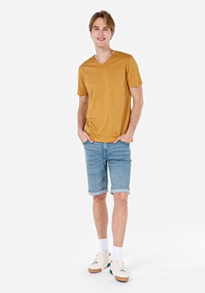 صورة من على شكل حرف V رقبة مستقيم للرجال ساري كم قصير تي شيرت