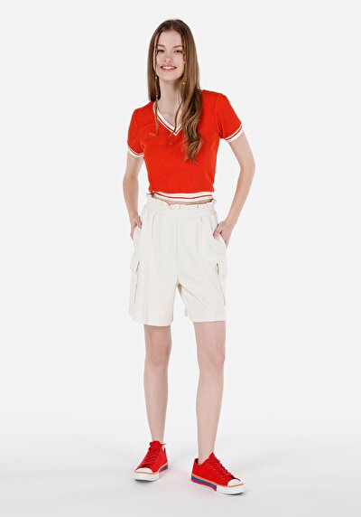 صورة من عادي مقاس متوسط الخصر نسائي Ecru شورت