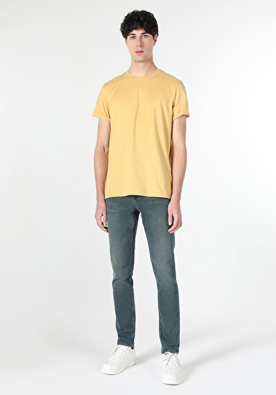 صورة من   رقبة مستديرة مستقيم رجالي ساري كم قصير تي شيرت