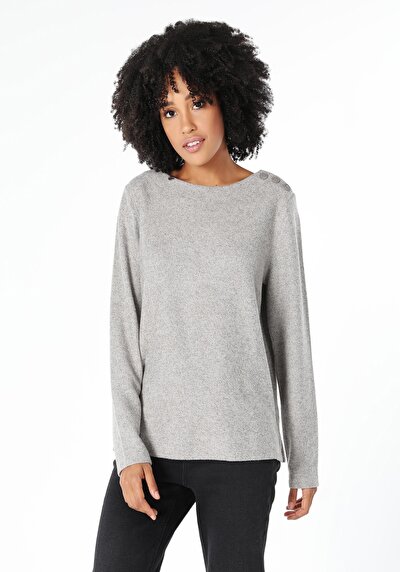 صورة من رمادي للنساء تي شيرت كم طويل